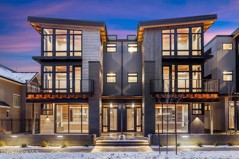 Townhouse For Sale - 810 Lakeside Ave<br/> Coeur d'Alene, ID 83814