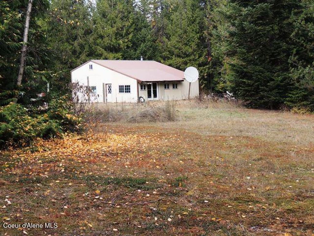 Photo of 100 Governor&#39;s Way Way, Spirit Lake, ID 83869 (MLS # 25-10624)