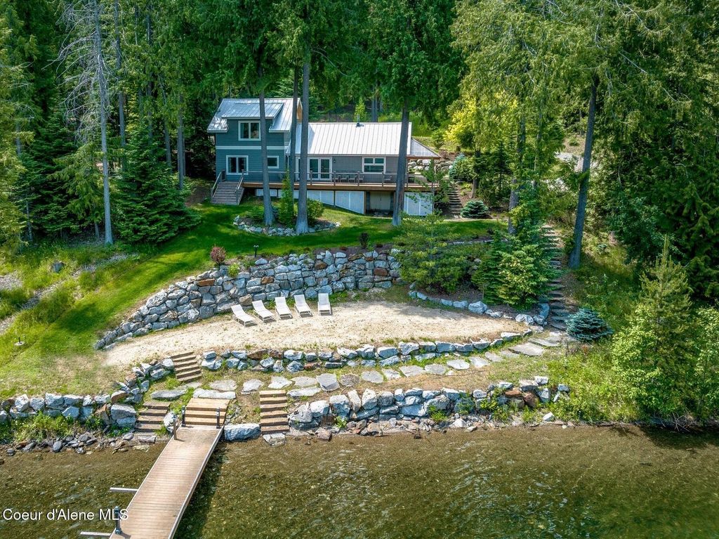 Photo of 130 Cedar Shoals Shoals, Sagle, ID 83860 (MLS # 25-5262)