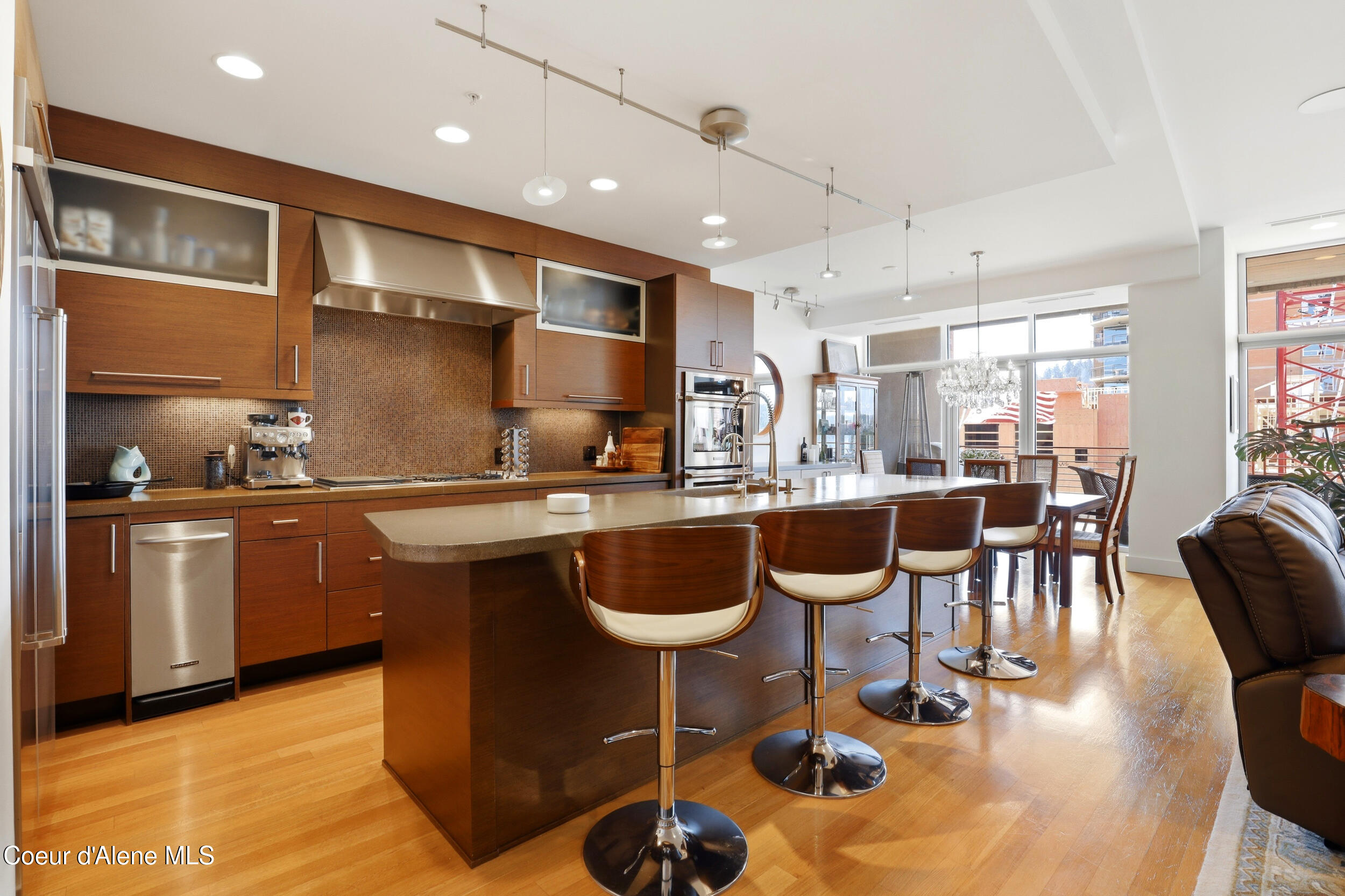 609 Sherman STE 601