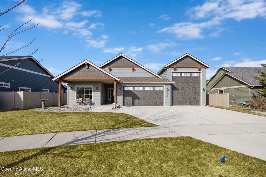 Photo of 1269 TAMARINDO Ln, Hayden, ID 83835 (MLS # 26-1905)