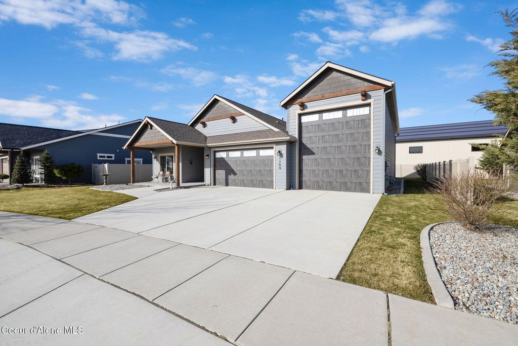 Photo of 1269 TAMARINDO Ln, Hayden, ID 83835 (MLS # 26-1905)
