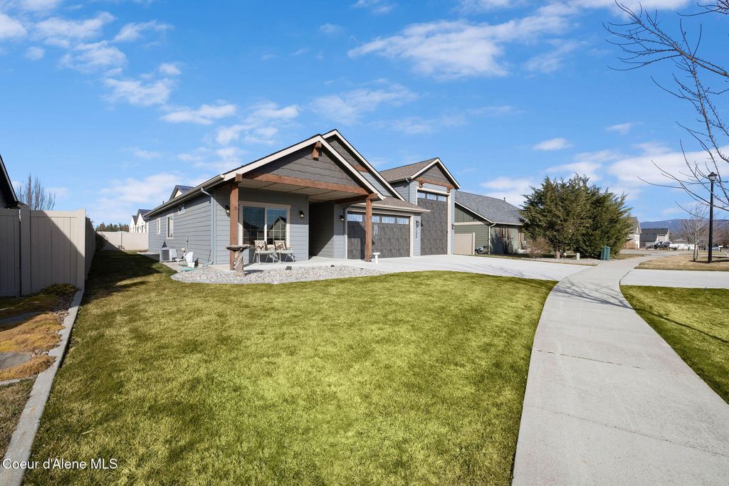 Photo of 1269 TAMARINDO Ln, Hayden, ID 83835 (MLS # 26-1905)