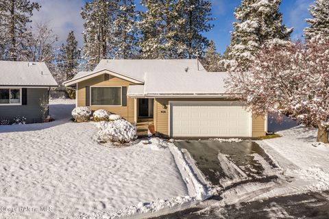 Photo of 2822 Pittsburg St, Spokane, WA 99203 (MLS # 26-353)