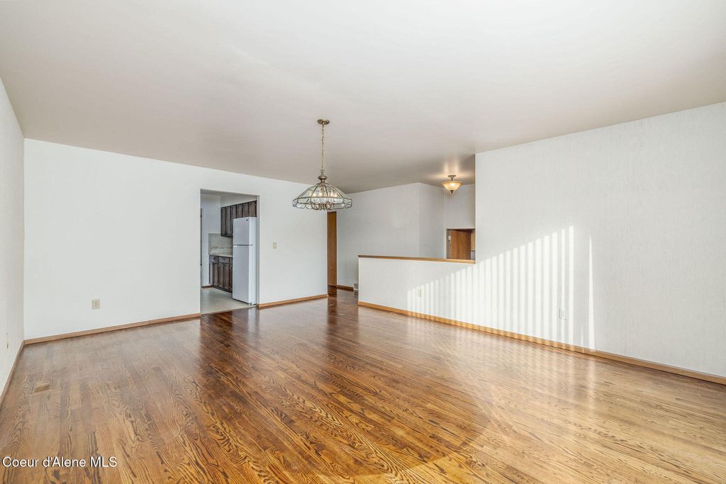 Photo of 2822 Pittsburg St, Spokane, WA 99203 (MLS # 26-353)