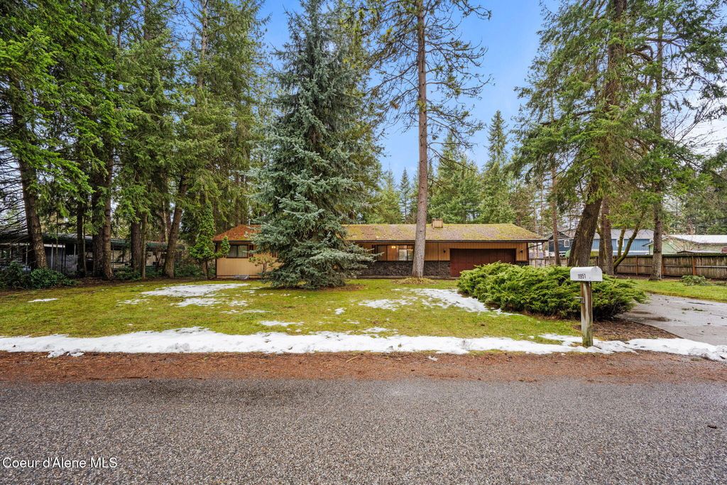 Photo of 11951 Pinetree Rd, Hayden, ID 83835 (MLS # 26-2511)
