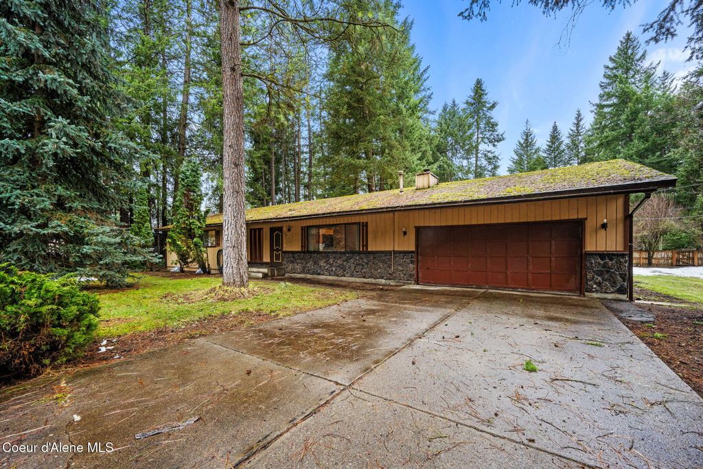 Photo of 11951 Pinetree Rd, Hayden, ID 83835 (MLS # 26-2511)