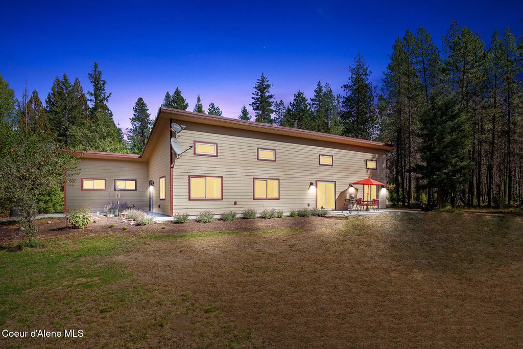 Photo of 307 Crosswhite Rd Rd, Careywood, ID 83809 (MLS # 25-9840)