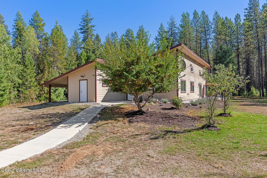 Photo of 307 Crosswhite Rd Rd, Careywood, ID 83809 (MLS # 25-9840)