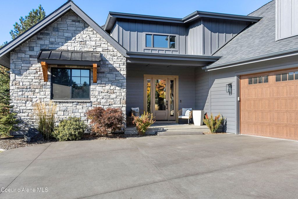 Photo of 1276 Hofmeister Ct, Hayden Lake, ID 83835 (MLS # 26-99)