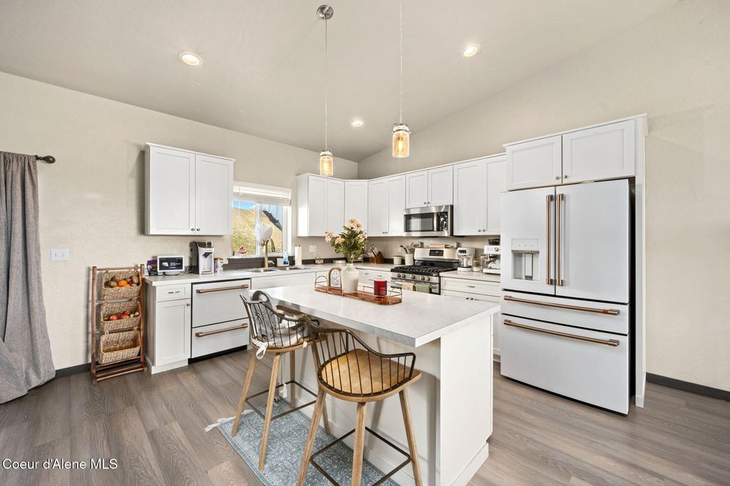 Photo of 12750 CAVANAUGH Dr, Rathdrum, ID 83858 (MLS # 26-1999)