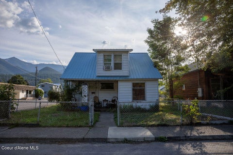 Photo of 401 Mission Ave, Kellogg, ID 83837 (MLS # 26-9403)