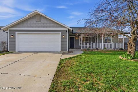 Photo of 215 Chippewa Dr, Post Falls, ID 83854 (MLS # 26-3281)