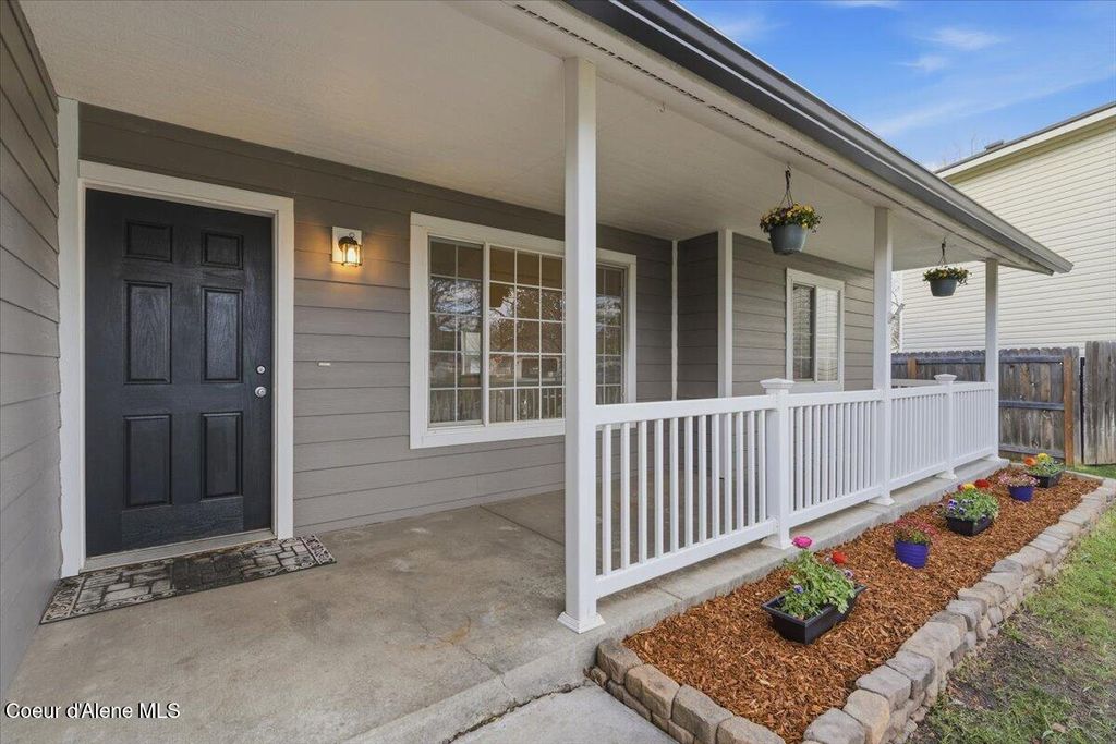 Photo of 215 Chippewa Dr, Post Falls, ID 83854 (MLS # 26-3281)