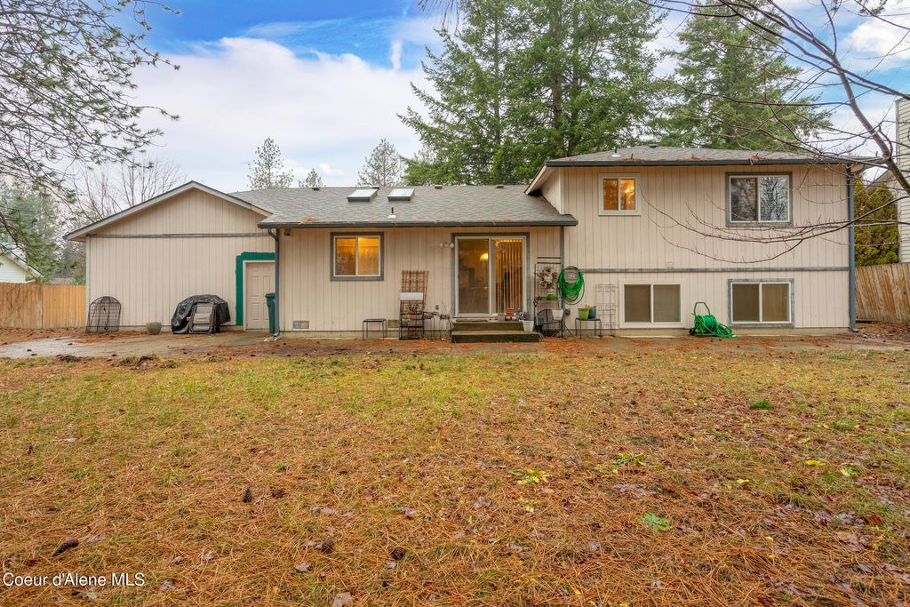 Photo of 15288 Vernon St, Rathdrum, ID 83858 (MLS # 25-11529)