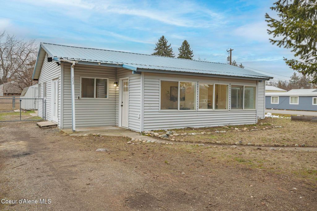 Photo of 202 10th, Post Falls, ID 83854 (MLS # 26-612)