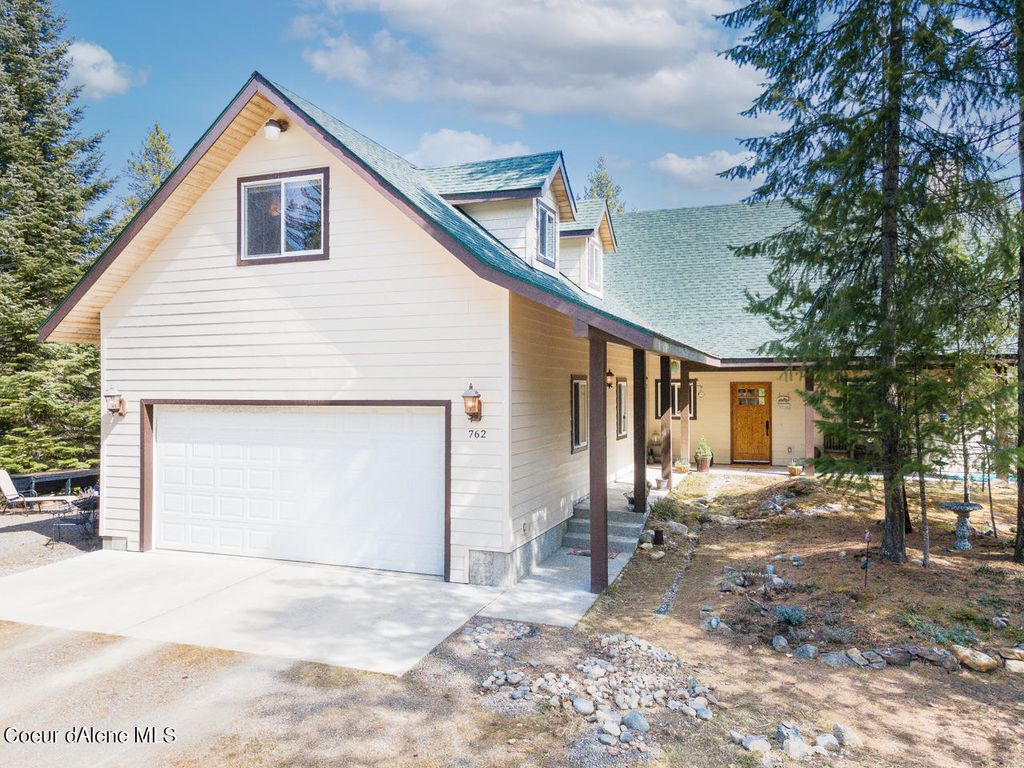 Photo of 762 Geenen Rd. Rd, Cocolalla, ID 83813 (MLS # 26-6112)