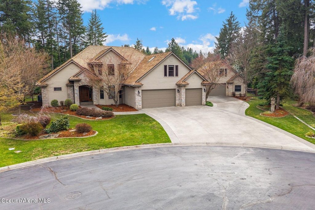 Photo of 1268 Woodstone Ct, Hayden, ID 83835 (MLS # 26-2730)