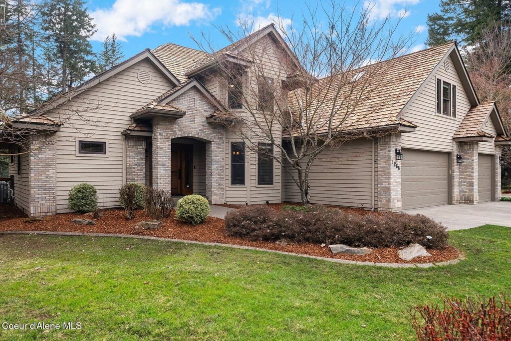 Photo of 1268 Woodstone Ct, Hayden, ID 83835 (MLS # 26-2730)