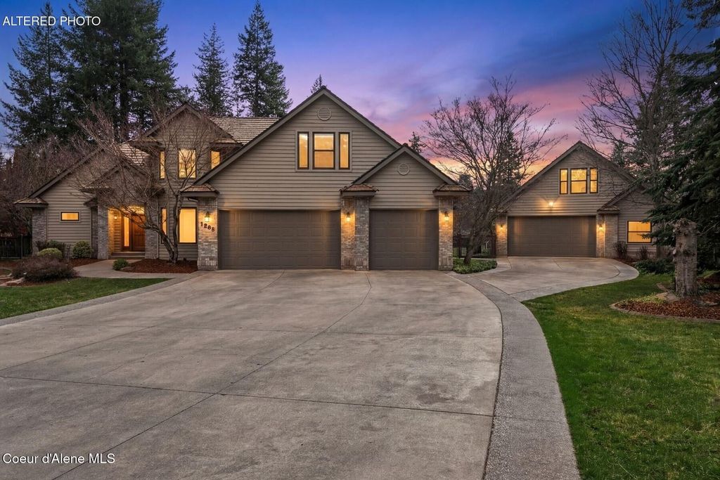 Photo of 1268 Woodstone Ct, Hayden, ID 83835 (MLS # 26-2730)