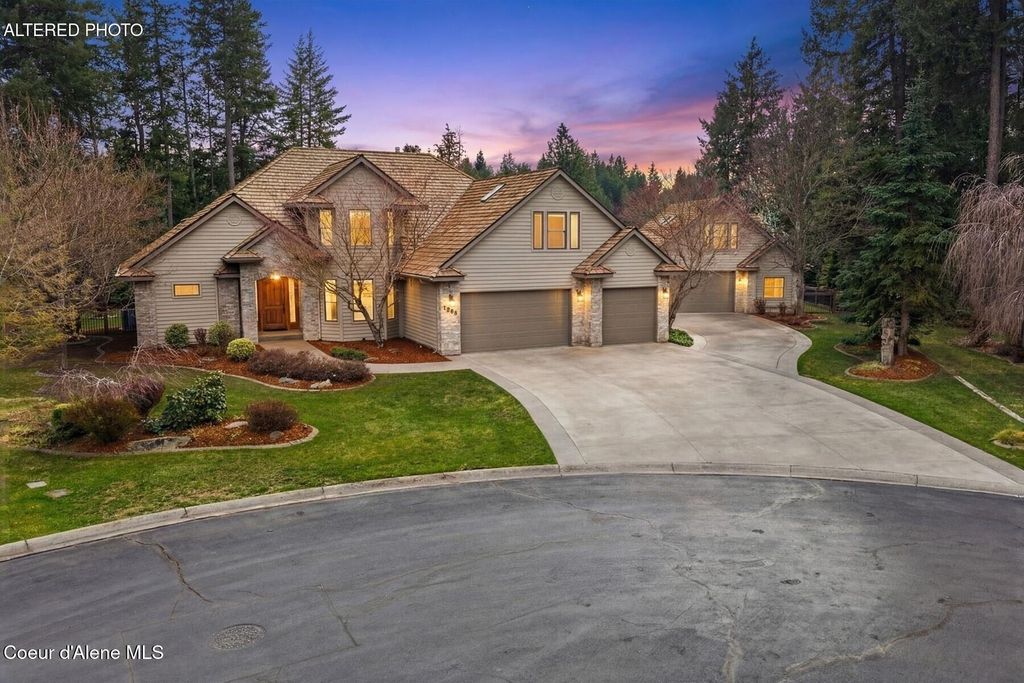 Photo of 1268 Woodstone Ct, Hayden, ID 83835 (MLS # 26-2730)