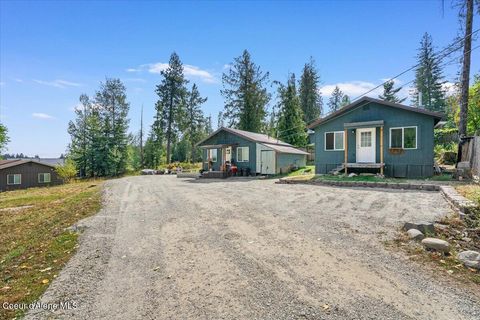 Photo of 817 Upland Dr, Sandpoint, ID 83864 (MLS # 25-8961)