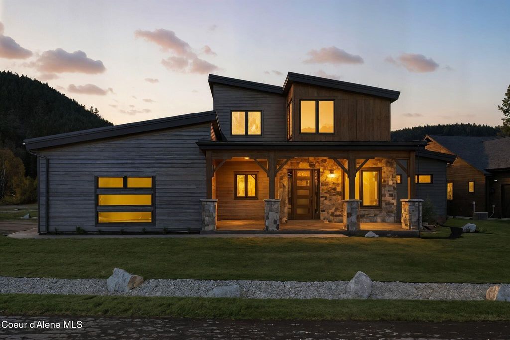 Photo of 11 Alpenrose Ln, Sandpoint, ID 83864 (MLS # 25-8929)