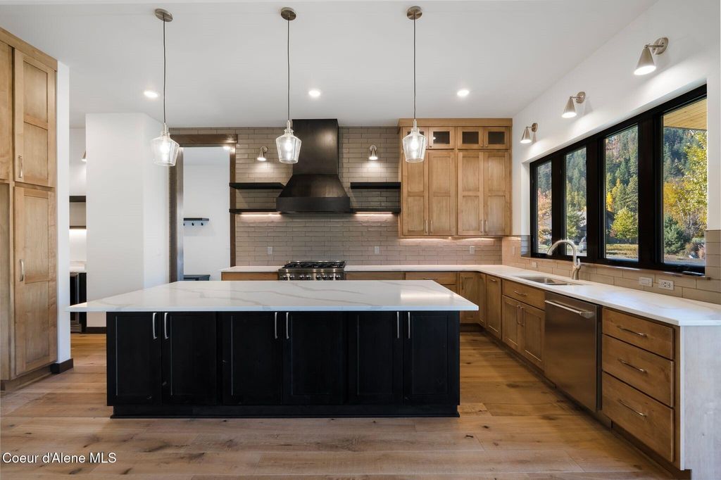 Photo of 11 Alpenrose Ln, Sandpoint, ID 83864 (MLS # 25-8929)