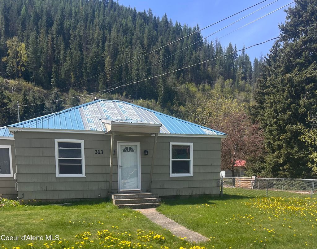 Photo of 313 Larch Ave, Osburn, ID 83849 (MLS # 26-4383)
