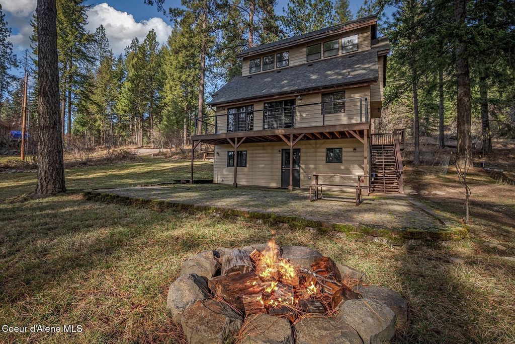 Photo of 18352 Crossbill Rd, Coeur dAlene, ID 83814 (MLS # 26-1282)