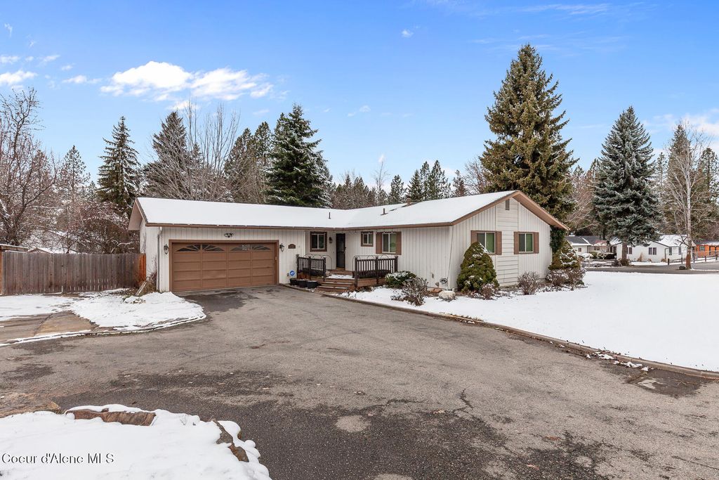 Photo of 1762 Sundown Dr, Coeur dAlene, ID 83815 (MLS # 26-2218)