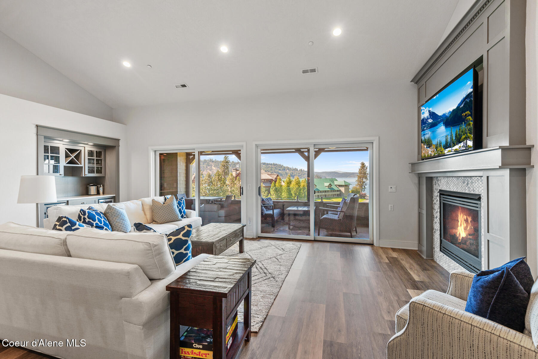 4724 Arrow Point APT 301