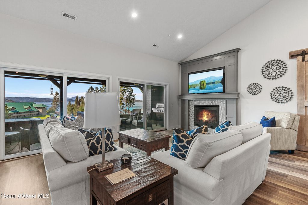 Photo of 4724 Arrow Point Point #APT 301, Harrison, ID 83833 (MLS # 26-3409)