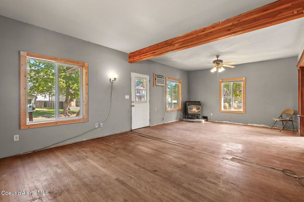 Photo of 1312 Lakeside Ave, Coeur dAlene, ID 83814 (MLS # 25-10184)