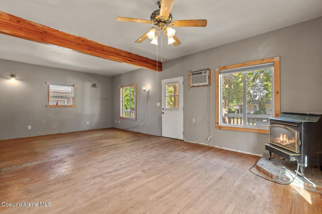 Photo of 1312 Lakeside Ave, Coeur dAlene, ID 83814 (MLS # 25-10184)