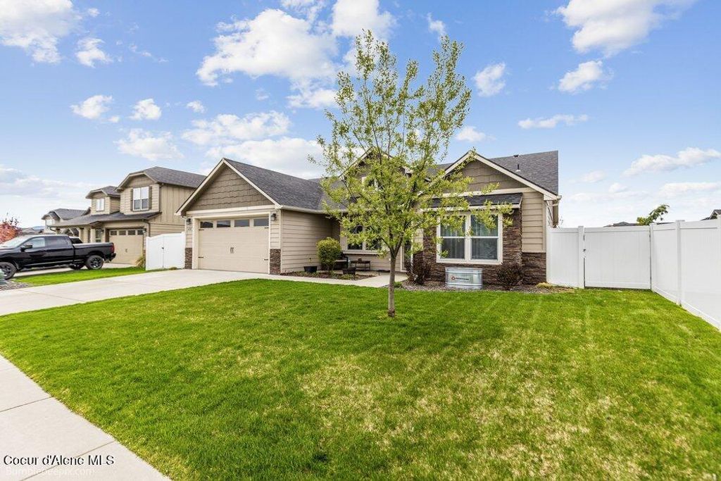 Photo of 6521 Irish Cir, Rathdrum, ID 83858 (MLS # 26-4212)