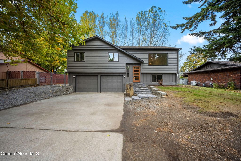 Photo of 1625 Tall Timber Loop, Post Falls, ID 83854 (MLS # 25-10654)