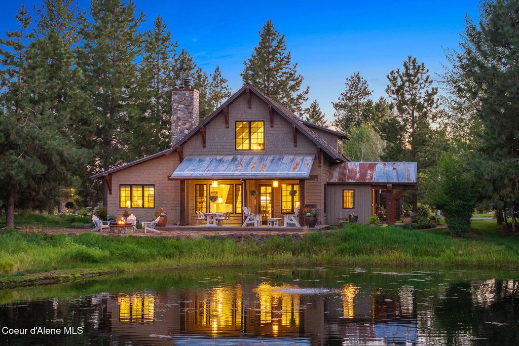 Photo of 6779 Old Barn RD, Harrison, ID 83833 (MLS # 26-4620)