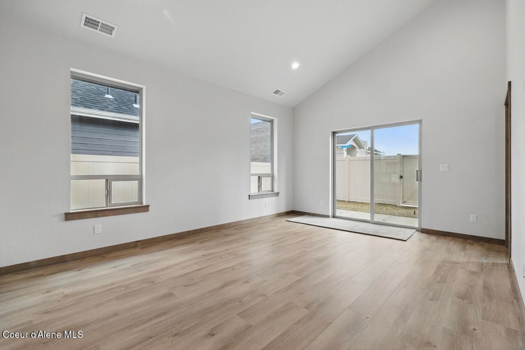 Photo of 8424 Snowflake Ln, Hayden, ID 83835 (MLS # 25-11177)