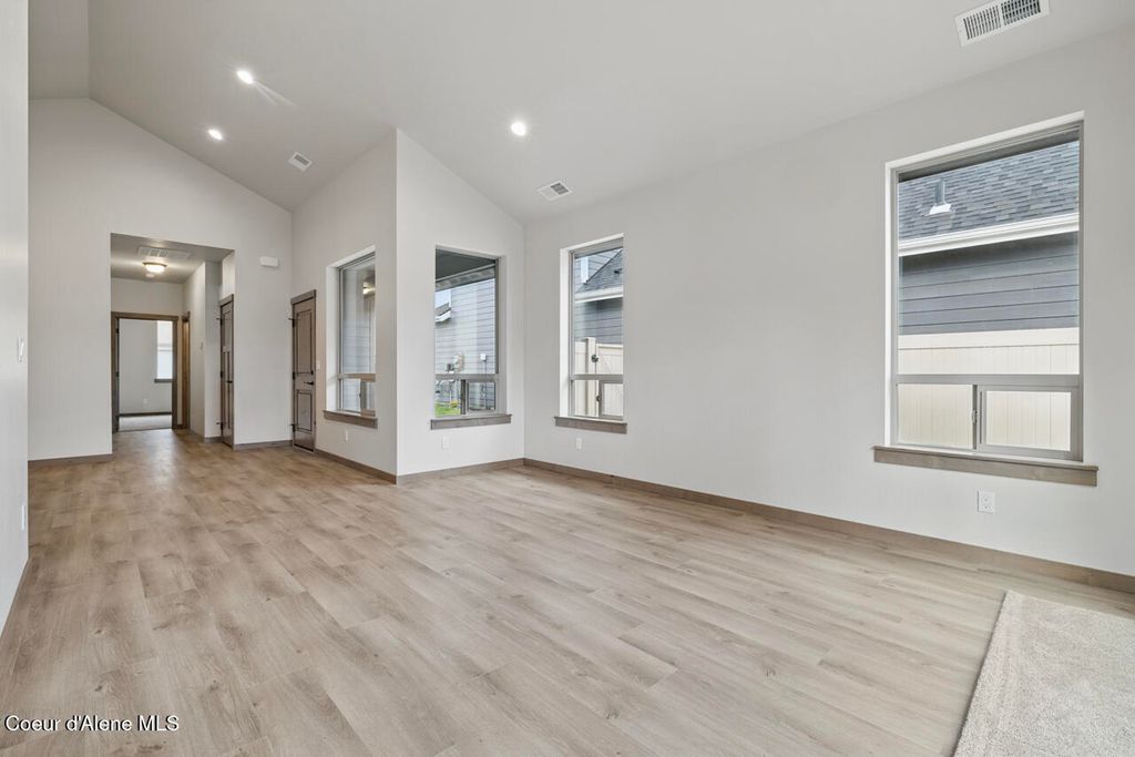 Photo of 8424 Snowflake Ln, Hayden, ID 83835 (MLS # 25-11177)