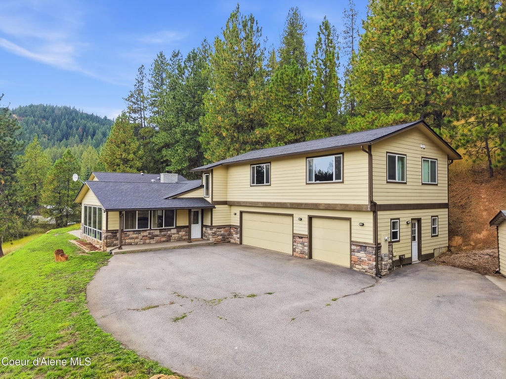 Photo of 2719 Reynolds RD, Coeur dAlene, ID 83814 (MLS # 26-9412)