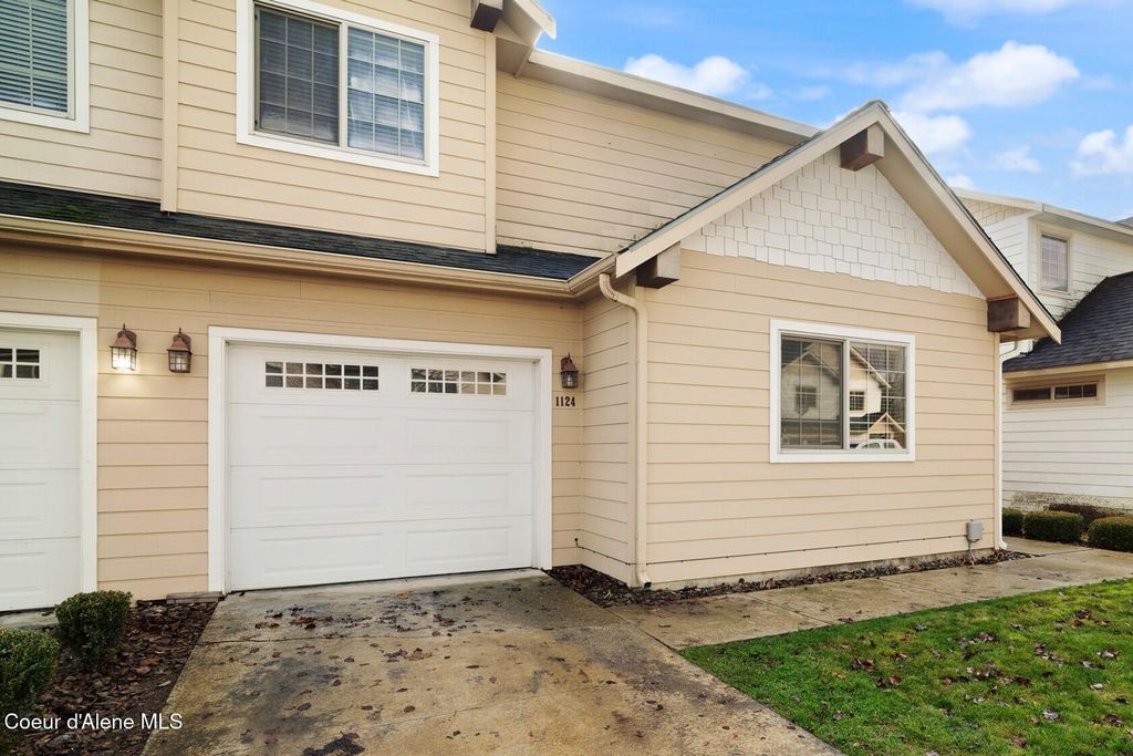 Photo of 1124 WILLOW LAKE Lake, Coeur dAlene, ID 83815 (MLS # 25-11560)