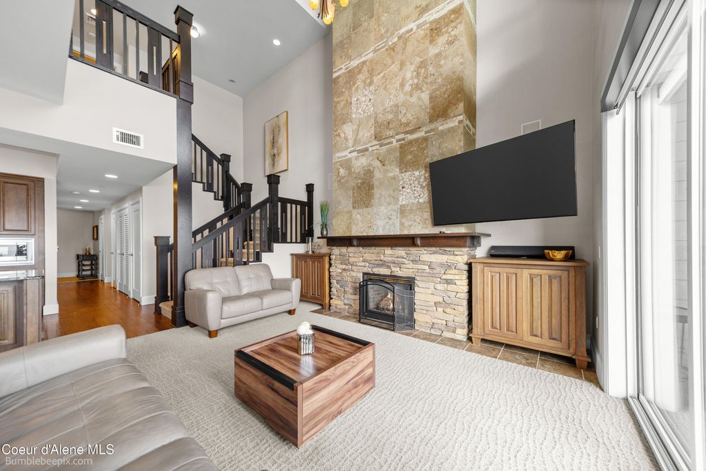 Photo of 702 Sandpoint Ave #UNIT 7306, Sandpoint, ID 83864 (MLS # 26-1649)