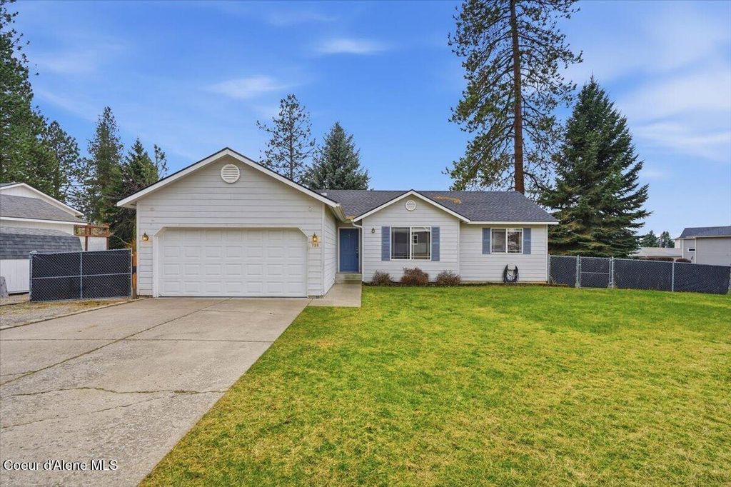 Photo of 798 Loch Maree Dr, Hayden, ID 83835 (MLS # 26-439)