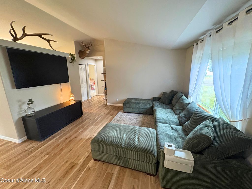 Photo of 798 Loch Maree Dr, Hayden, ID 83835 (MLS # 26-439)