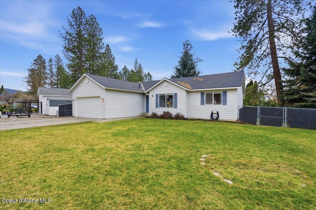 Photo of 798 Loch Maree Dr, Hayden, ID 83835 (MLS # 26-439)
