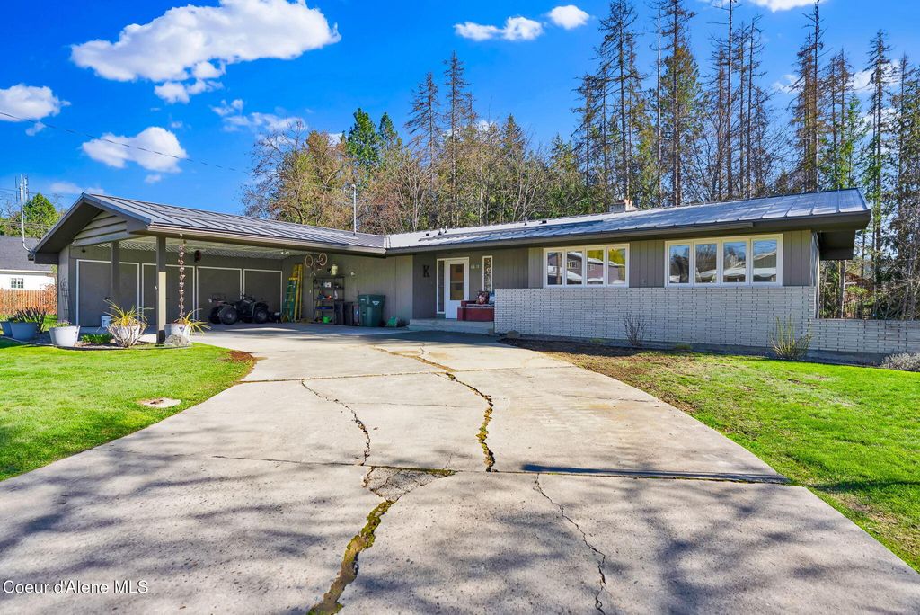 Photo of 6618 Clara St, Bonners Ferry, ID 83805 (MLS # 26-3415)