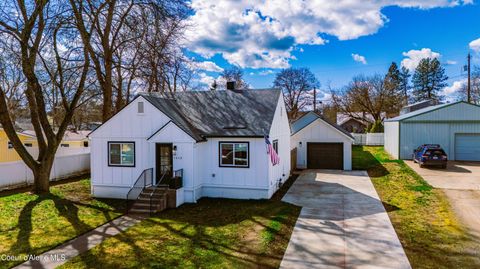 Photo of 1613 7th St, Coeur dAlene, ID 83814 (MLS # 26-3439)