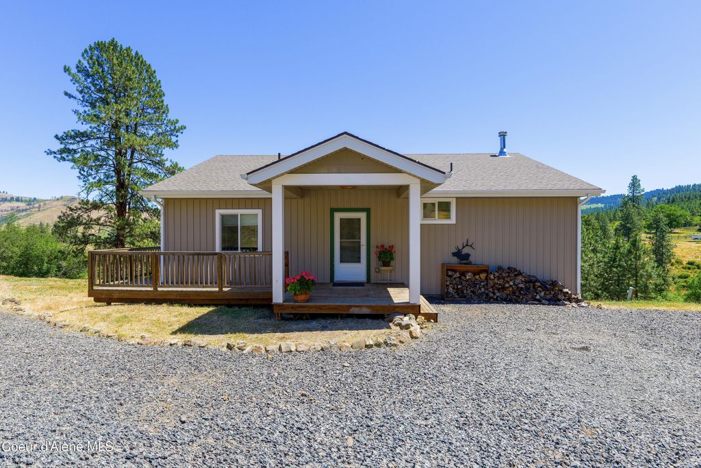 Photo of 19225 ARABIAN Ln, Lenore, ID 83541 (MLS # 25-8145)