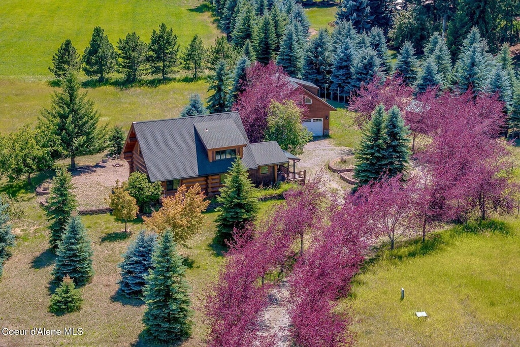 Photo of 158 Mountainview Rd, Moyie Springs, ID 83845 (MLS # 26-8913)